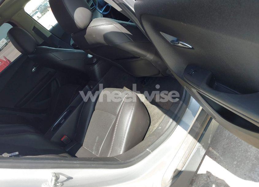 Photo 8 of 2011 Chevrolet Volt (VIN 1G1RD6E43BU102780)