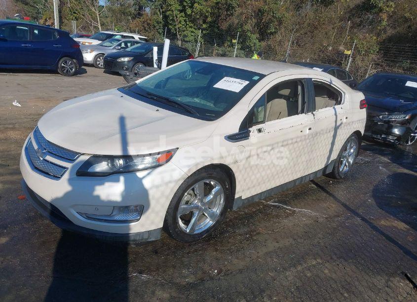 Photo 2 of 2014 Chevrolet Volt (VIN 1G1RD6E44EU133055)