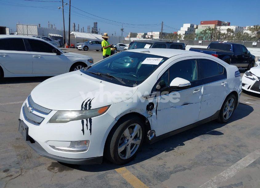 Photo 2 of 2013 Chevrolet Volt (VIN 1G1RE6E44DU141359)