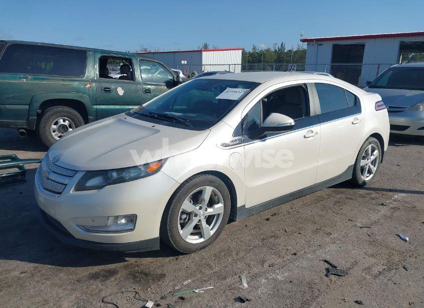 Photo 2 of 2014 Chevrolet Volt (VIN 1G1RH6E47EU128596)
