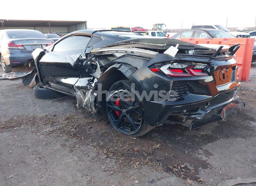 Photo 3 of 2020 Chevrolet Corvette STINGRAY RWD 2LT (VIN 1G1Y72D45L5100957)