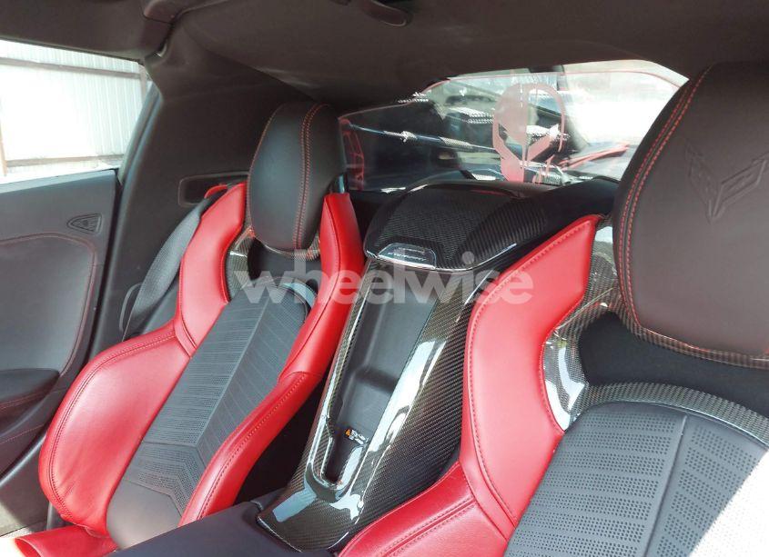 Photo 17 of 2021 Chevrolet Corvette STINGRAY RWD 2LT (VIN 1G1YB2D41M5101894)