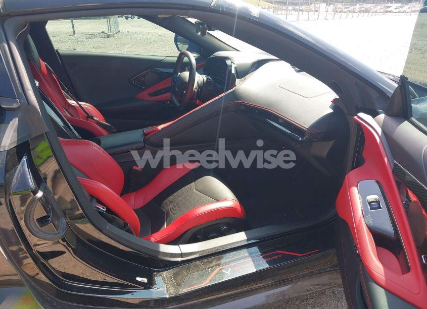 Photo 5 of 2021 Chevrolet Corvette STINGRAY RWD 2LT (VIN 1G1YB2D41M5101894)