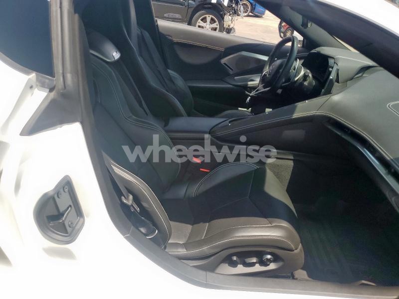 Photo 10 of 2021 CHEVROLET CORVETTE STINGRAY 2LT (VIN 1G1YB2D43M5117739)