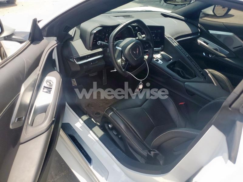Photo 3 of 2021 CHEVROLET CORVETTE STINGRAY 2LT (VIN 1G1YB2D43M5117739)