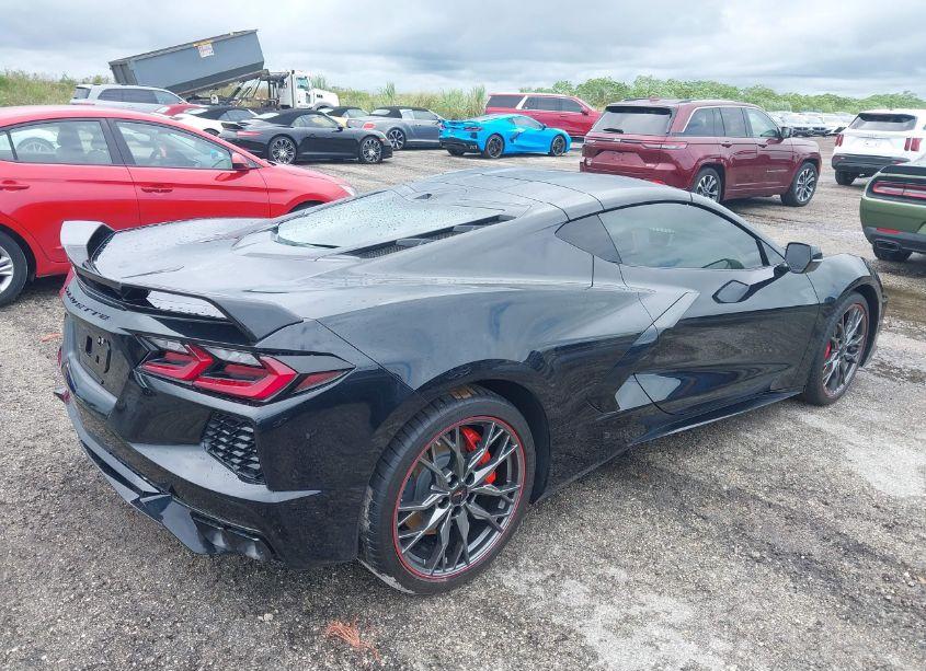 Photo 4 of 2024 Chevrolet Corvette STINGRAY RWD 2LT (VIN 1G1YB2D45R5125106)