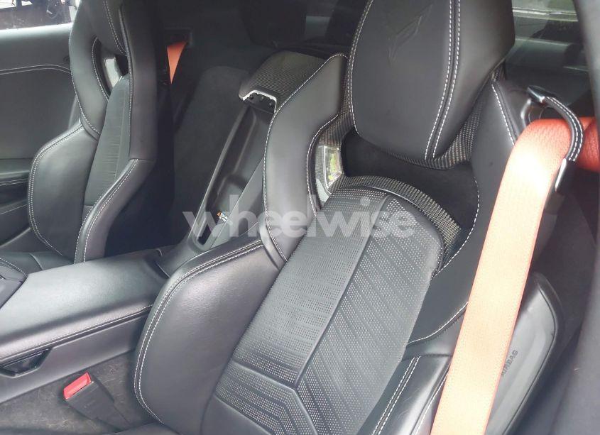 Photo 8 of 2022 Chevrolet Corvette STINGRAY RWD 2LT (VIN 1G1YB2D4XN5111891)