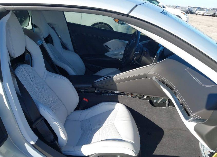 Photo 5 of 2021 Chevrolet Corvette STINGRAY RWD 3LT (VIN 1G1YC2D42M5124789)