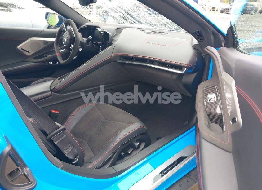 Photo 5 of 2022 Chevrolet Corvette STINGRAY RWD 3LT (VIN 1G1YC2D44N5117389)