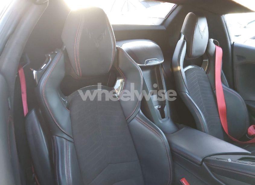 Photo 8 of 2022 Chevrolet Corvette STINGRAY RWD 3LT (VIN 1G1YC3D47N5114329)