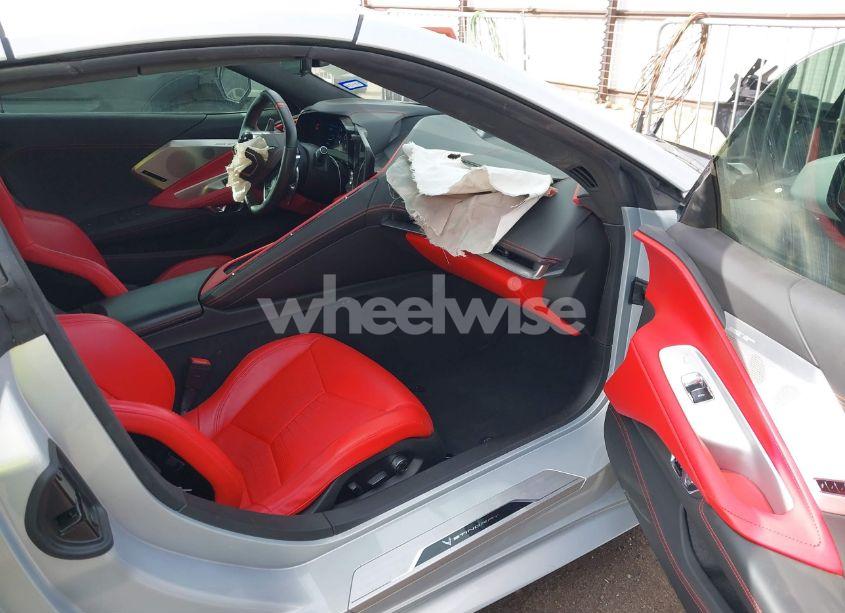 Photo 5 of 2021 Chevrolet Corvette STINGRAY RWD 3LT (VIN 1G1YC3D4XM5125050)