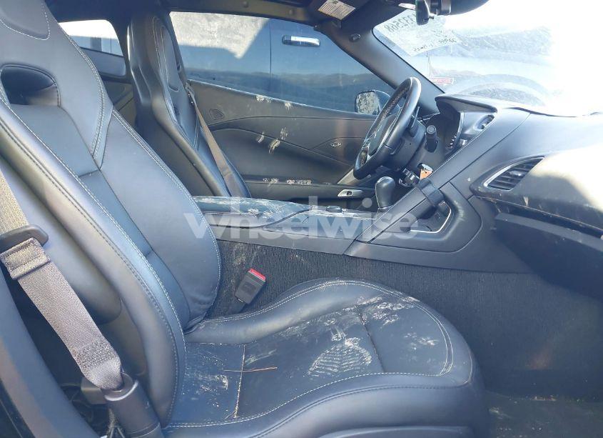Photo 5 of 2017 Chevrolet Corvette (VIN 1G1YG2D70H5106523)