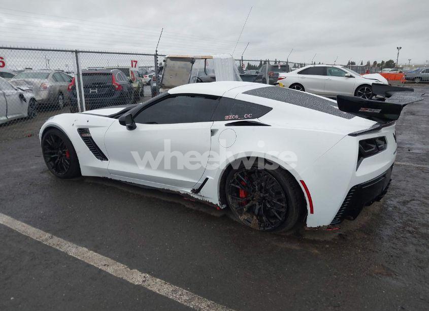 Photo 3 of 2016 Chevrolet Corvette Z06 (VIN 1G1YU2D62G5600588)