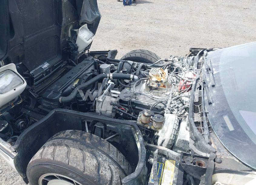 Photo 10 of 1985 Chevrolet Corvette (VIN 1G1YY0785F5139682)