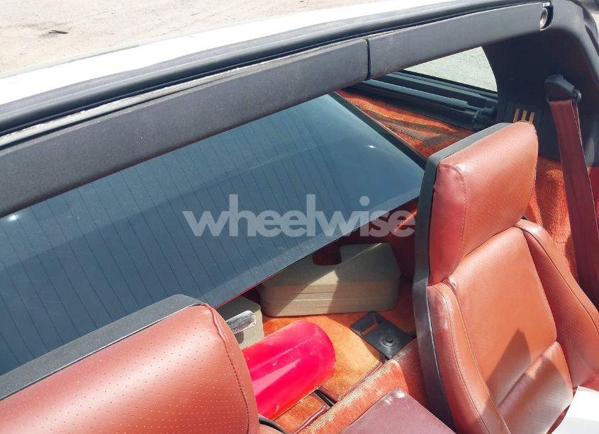 Photo 8 of 1985 Chevrolet Corvette (VIN 1G1YY0785F5139682)