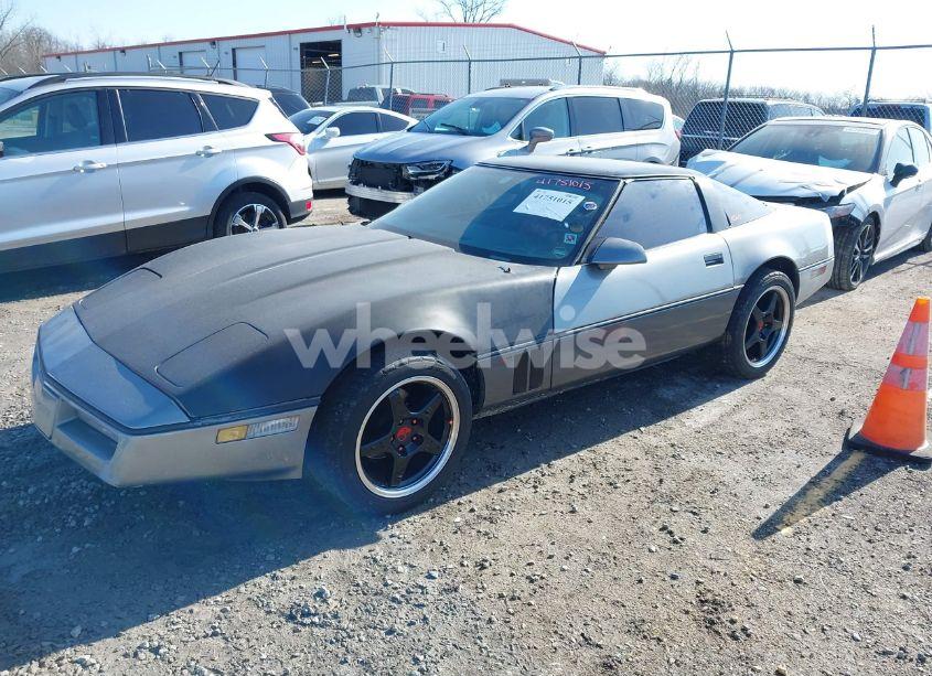 Photo 2 of 1985 Chevrolet Corvette (VIN 1G1YY0786F5139335)