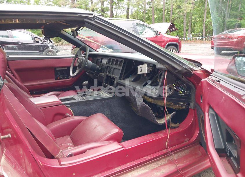 Photo 5 of 1985 Chevrolet Corvette (VIN 1G1YY078XF5129469)