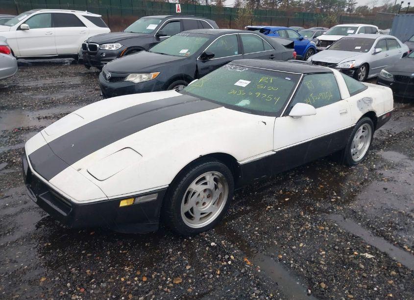 Photo 2 of 1989 Chevrolet Corvette (VIN 1G1YY2183K5100328)