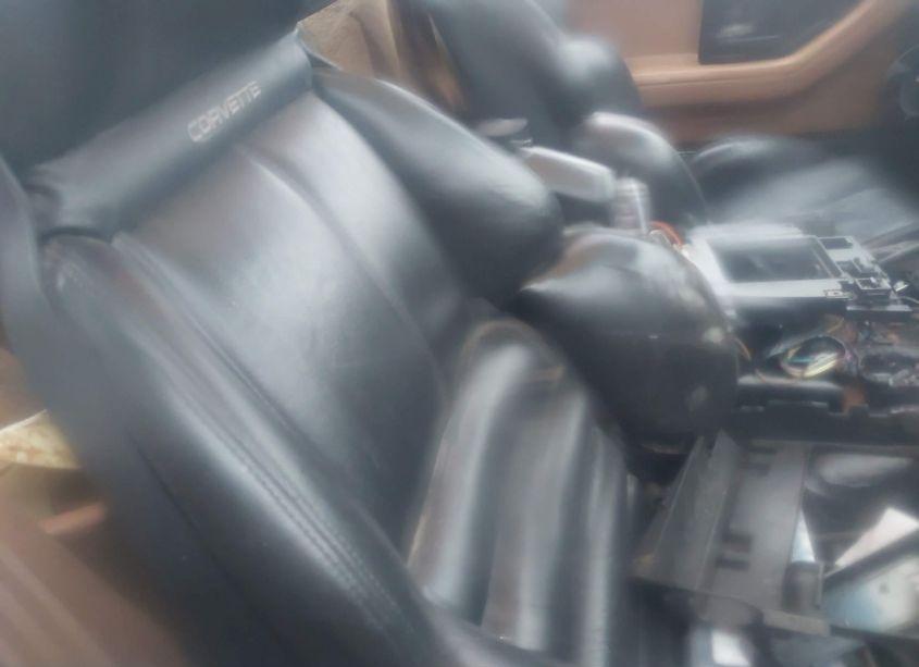 Photo 8 of 1989 Chevrolet Corvette (VIN 1G1YY2183K5100328)