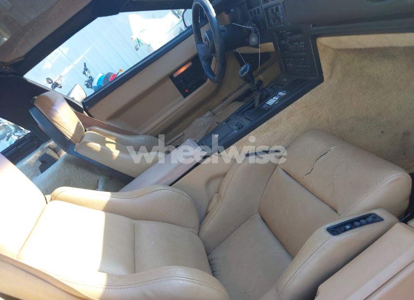 Photo 5 of 1987 Chevrolet Corvette (VIN 1G1YY2184H5122993)