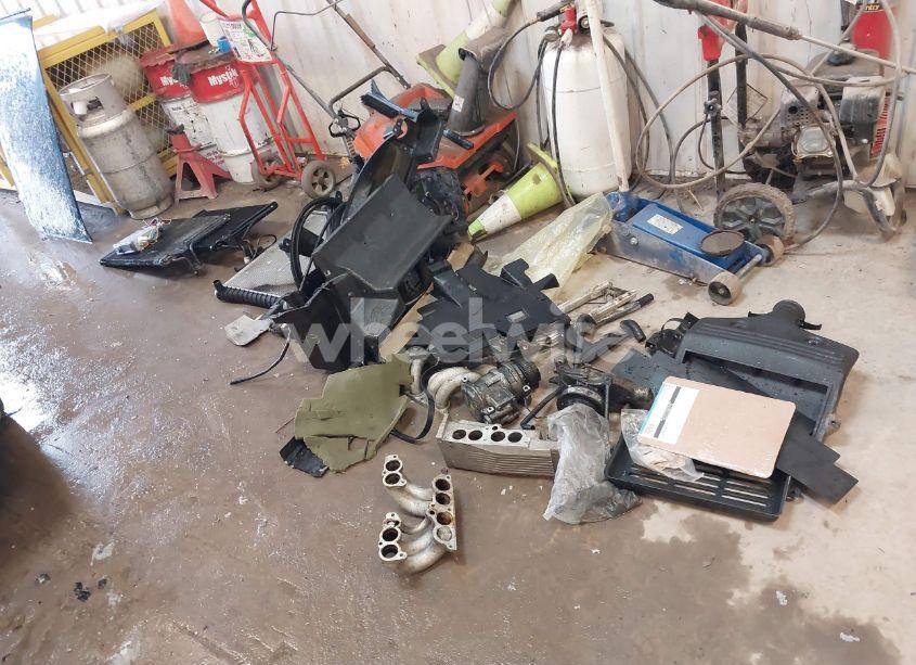 Photo 12 of 1988 Chevrolet Corvette (VIN 1G1YY2186J5103643)