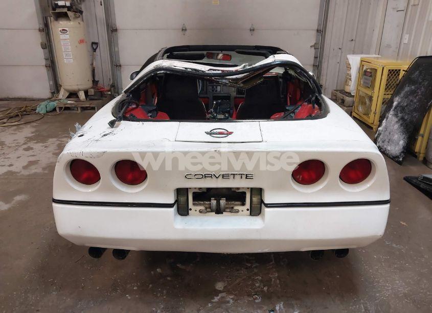 Photo 17 of 1988 Chevrolet Corvette (VIN 1G1YY2186J5103643)