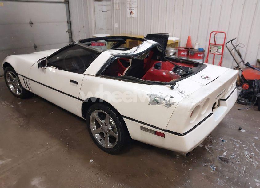 Photo 3 of 1988 Chevrolet Corvette (VIN 1G1YY2186J5103643)