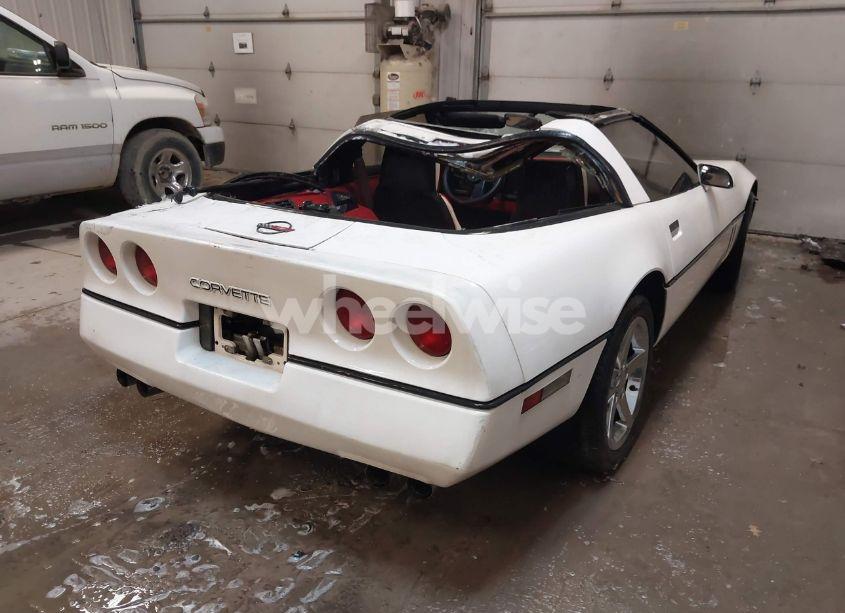 Photo 4 of 1988 Chevrolet Corvette (VIN 1G1YY2186J5103643)