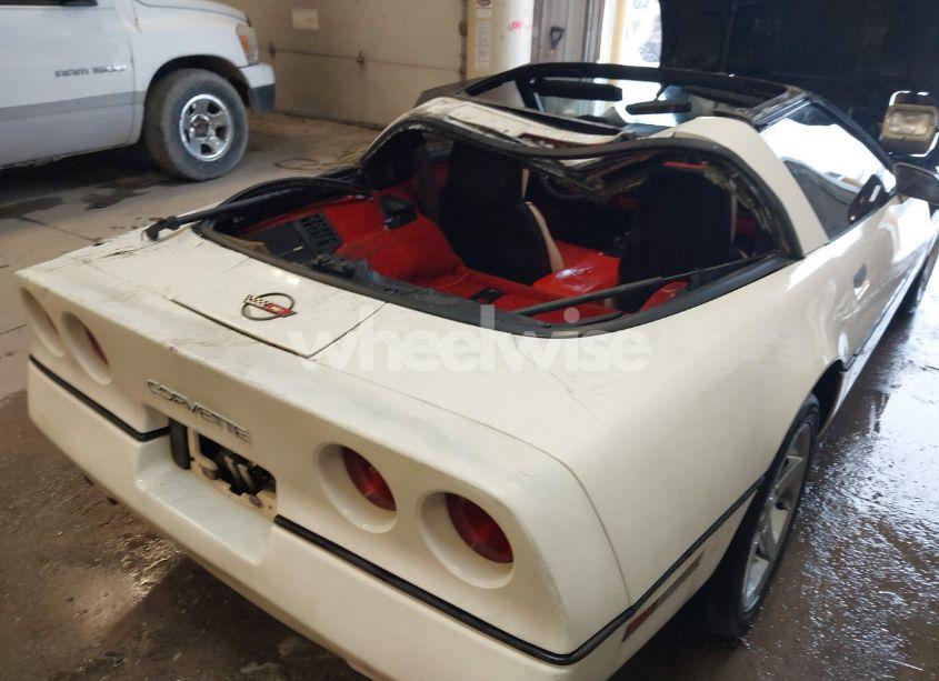 Photo 6 of 1988 Chevrolet Corvette (VIN 1G1YY2186J5103643)