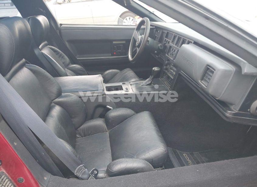 Photo 5 of 1989 Chevrolet Corvette (VIN 1G1YY2187K5119416)