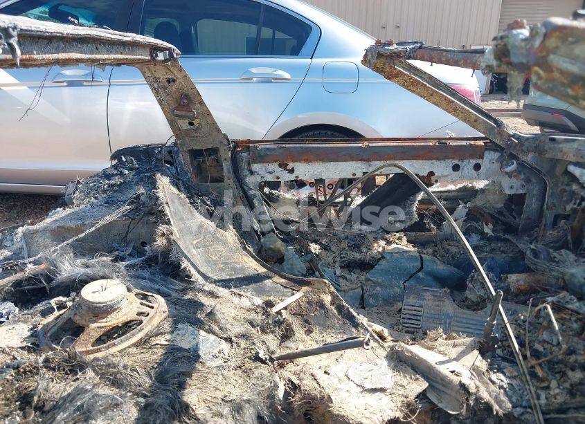 Photo 5 of 1988 Chevrolet Corvette (VIN 1G1YY2189J5102079)