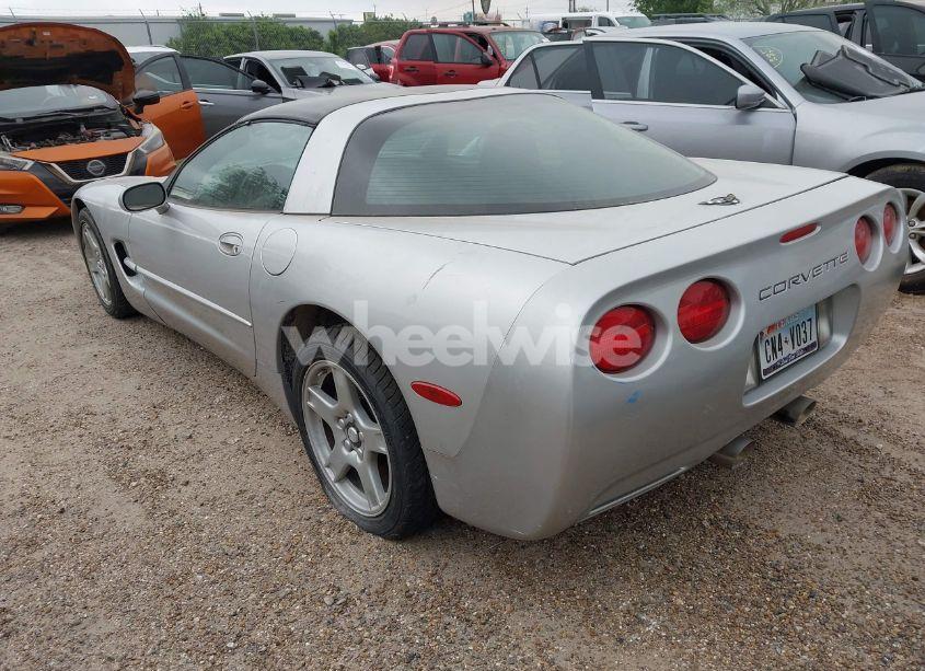Photo 3 of 1997 Chevrolet Corvette (VIN 1G1YY22G0V5102032)