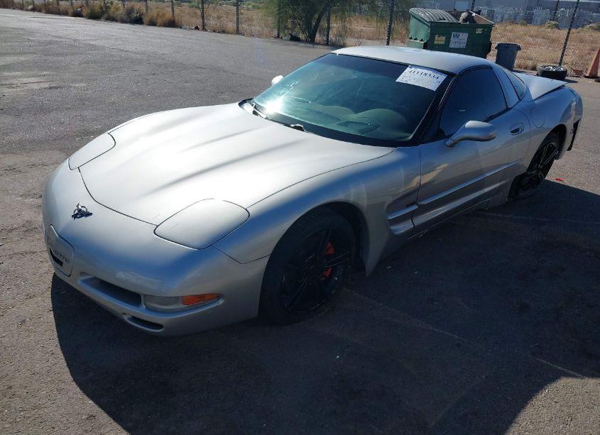 Photo 2 of 2004 Chevrolet Corvette N/A (VIN 1G1YY22G145132042)