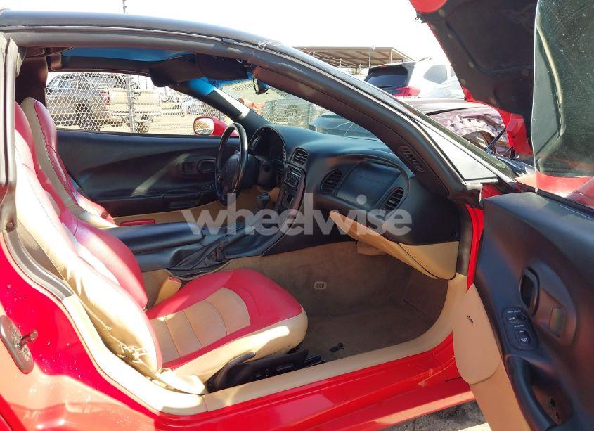 Photo 5 of 1998 Chevrolet Corvette (VIN 1G1YY22G1W5116474)