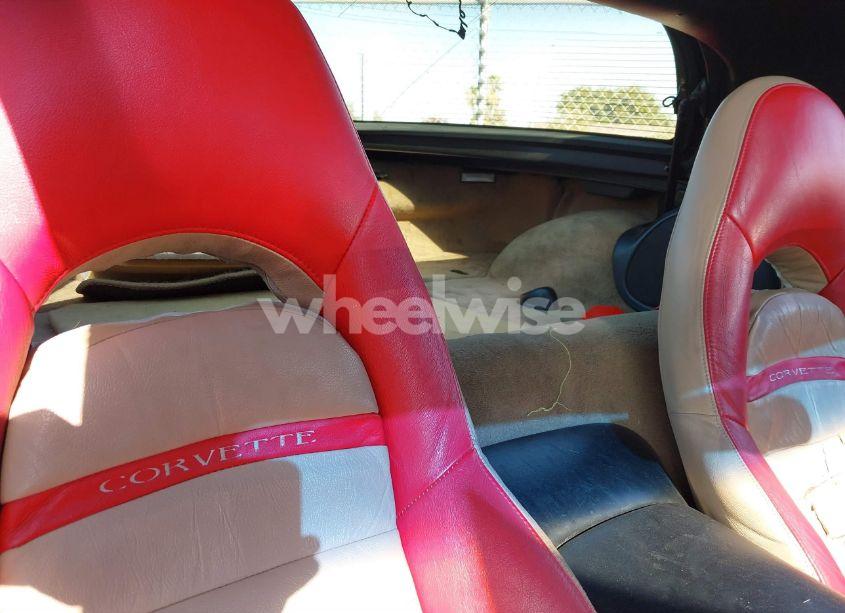 Photo 8 of 1998 Chevrolet Corvette (VIN 1G1YY22G1W5116474)