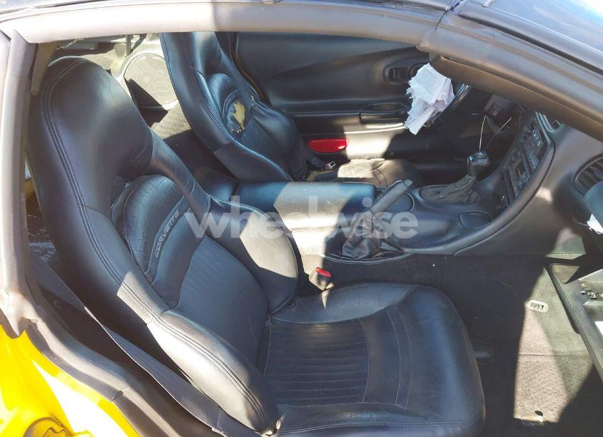 Photo 8 of 2000 Chevrolet Corvette (VIN 1G1YY22G1Y5105221)