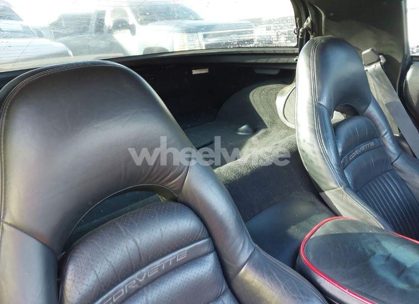 Photo 8 of 1998 Chevrolet Corvette (VIN 1G1YY22G2W5129122)