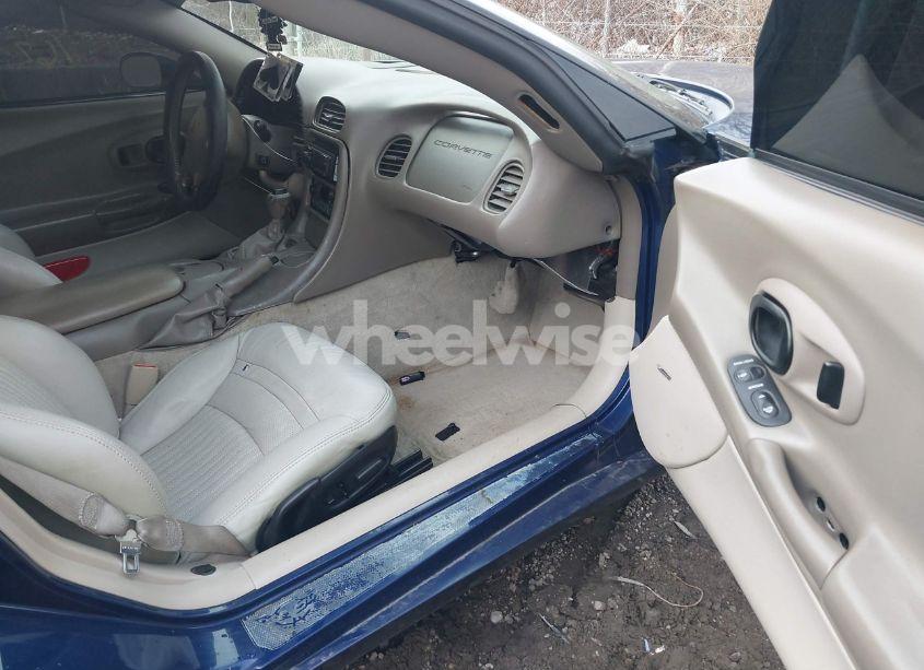 Photo 5 of 2004 Chevrolet Corvette N/A (VIN 1G1YY22G445129880)