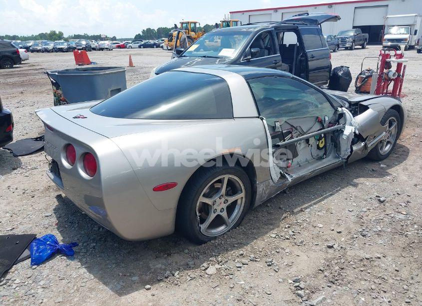 Photo 4 of 1998 Chevrolet Corvette (VIN 1G1YY22G5W5125999)