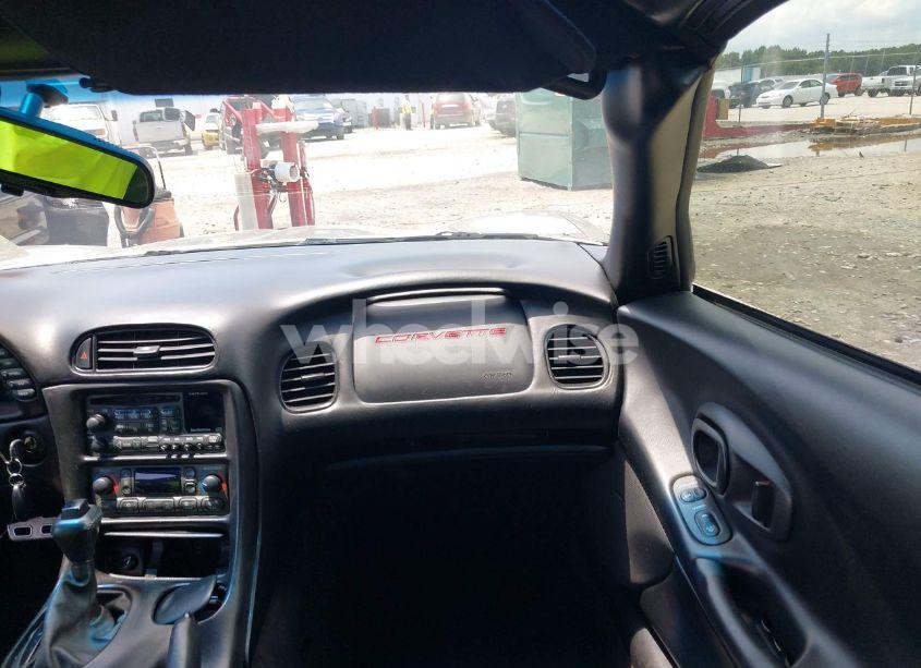 Photo 5 of 1998 Chevrolet Corvette (VIN 1G1YY22G5W5125999)