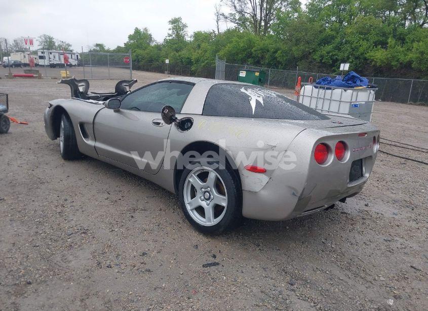 Photo 3 of 1998 Chevrolet Corvette (VIN 1G1YY22G6W5130421)