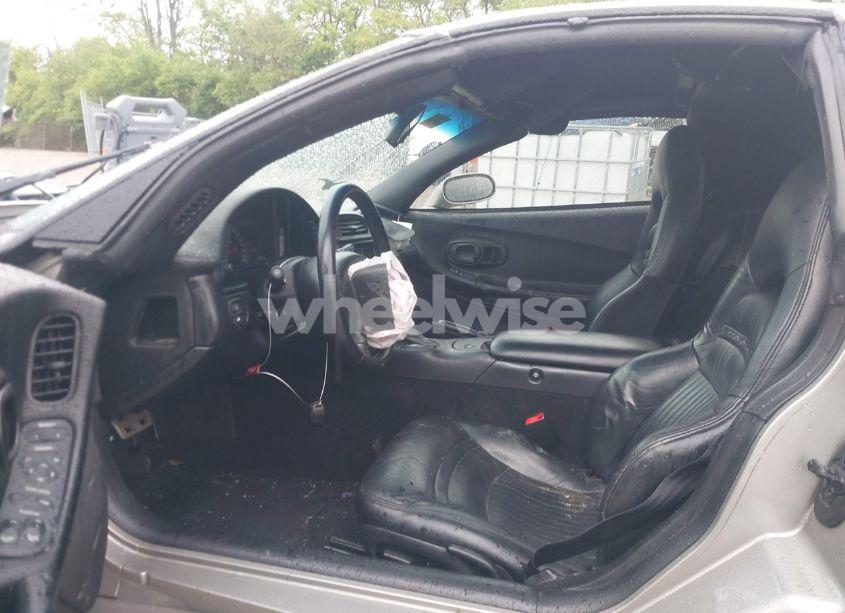 Photo 5 of 1998 Chevrolet Corvette (VIN 1G1YY22G6W5130421)