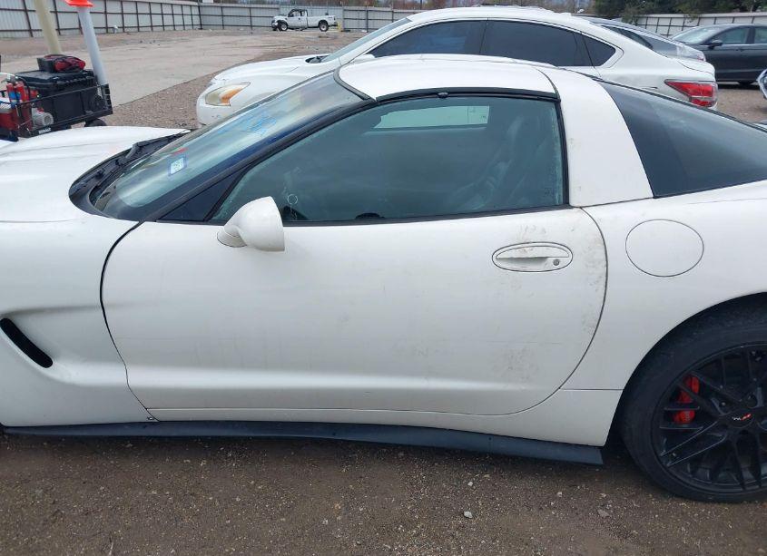 Photo 14 of 2003 Chevrolet Corvette N/A (VIN 1G1YY22G835101062)