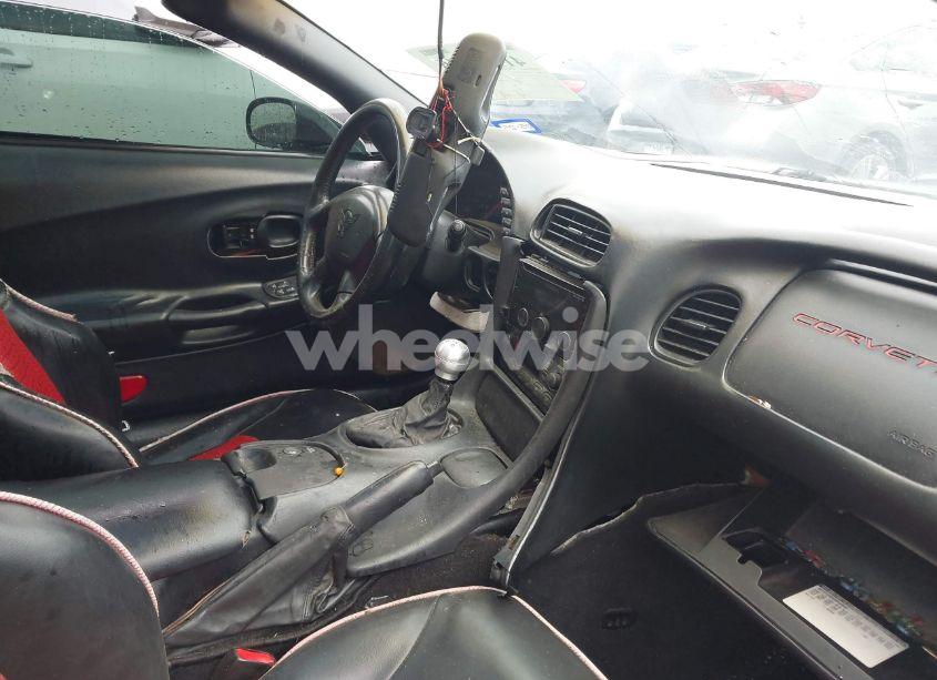 Photo 5 of 1999 Chevrolet Corvette (VIN 1G1YY22G8X5105537)