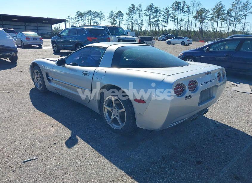 Photo 3 of 2000 Chevrolet Corvette (VIN 1G1YY22GXY5123782)