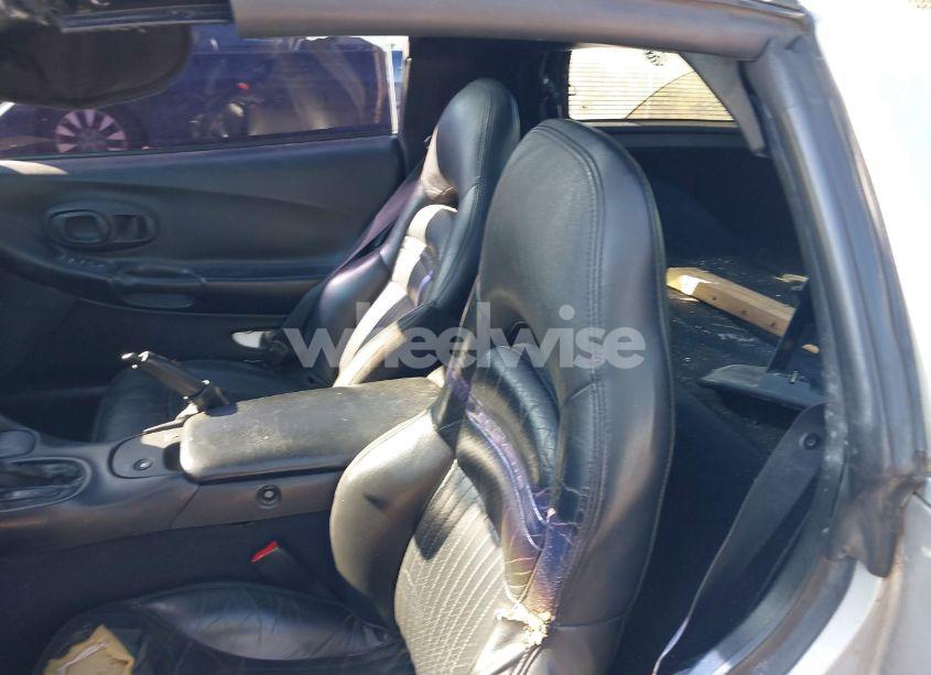 Photo 8 of 2000 Chevrolet Corvette (VIN 1G1YY22GXY5123782)