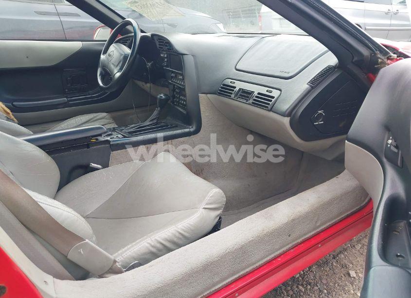 Photo 5 of 1994 Chevrolet Corvette (VIN 1G1YY22P0R5119743)