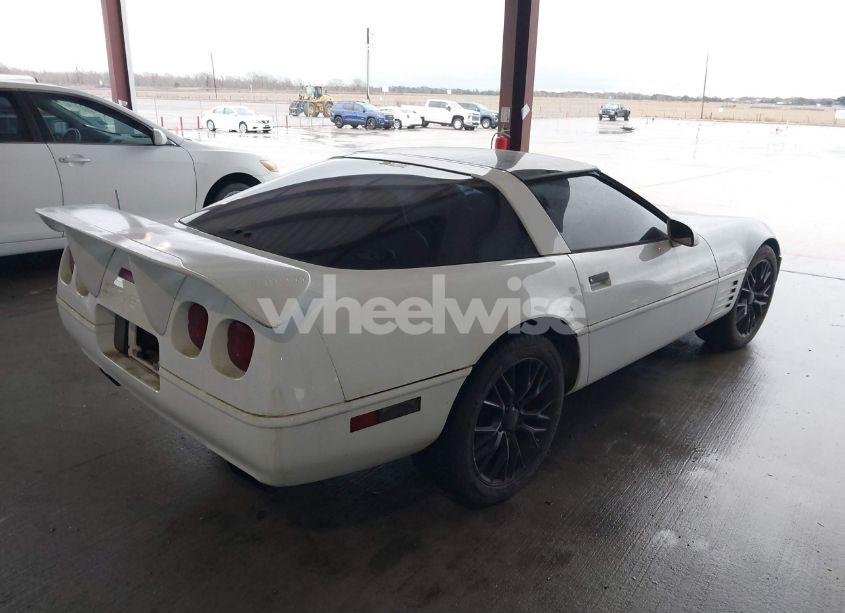 Photo 4 of 1994 Chevrolet Corvette (VIN 1G1YY22P4R5110494)