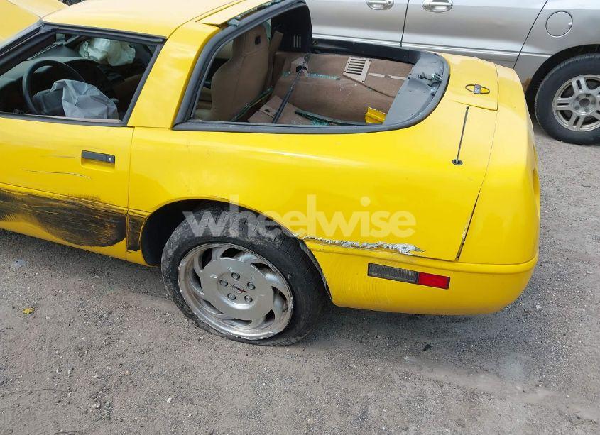 Photo 19 of 1994 Chevrolet Corvette (VIN 1G1YY22P8R5100275)