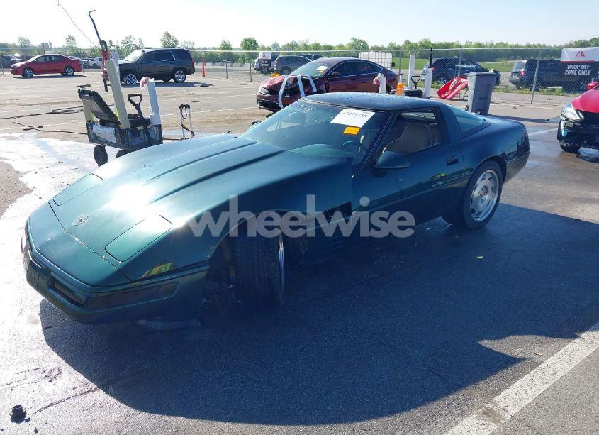 Photo 2 of 1994 Chevrolet Corvette (VIN 1G1YY22P8R5110000)